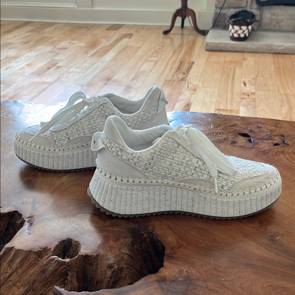 Universal Thread White Sneakers - image 3